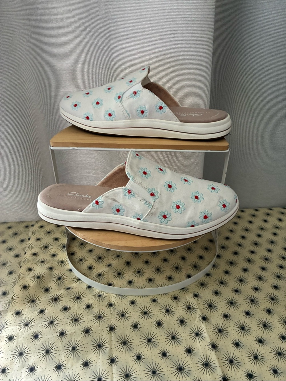 Clarks White Slip-On Floral Embroidered Mules